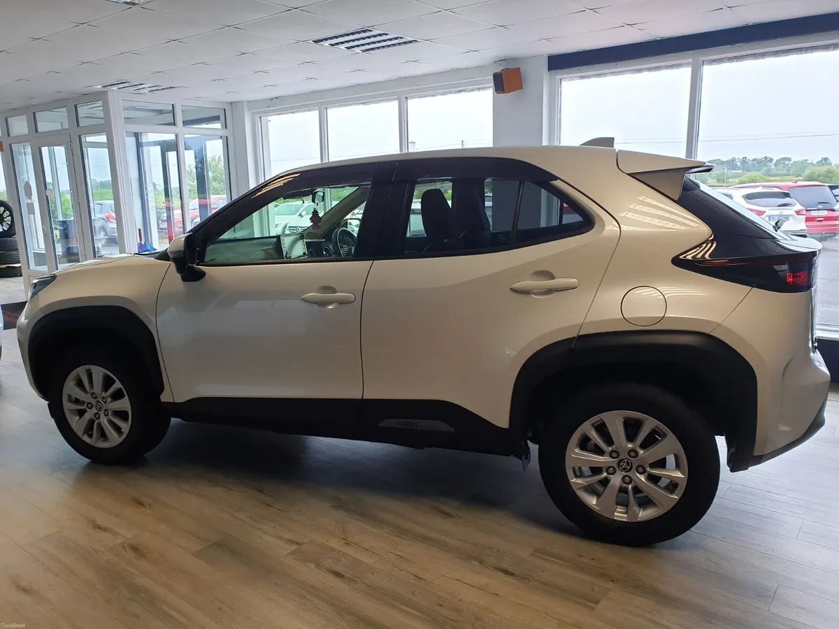 TOYOTA YARIS CROSS 1.5 HYBRID - Image 6