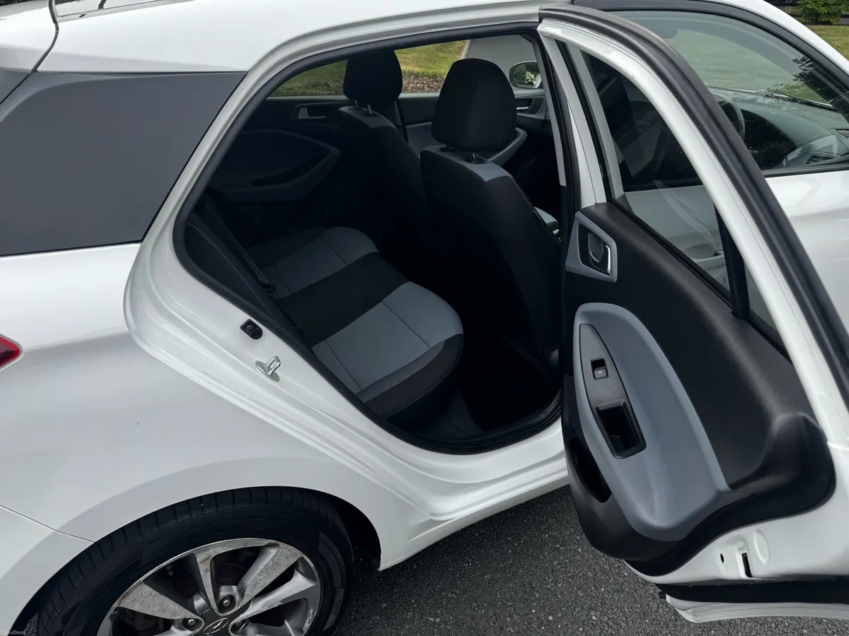 2015 Hyundai I20 1.2 5DR Deluxe - Image 6