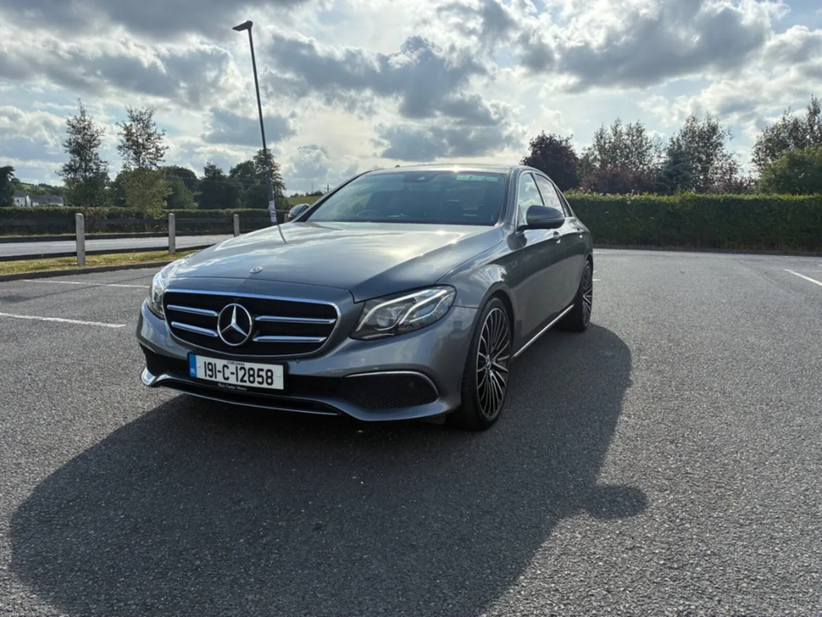 Mercedes-Benz E-Class MINI COOPER E220 D SE 4DR AU - Image 1