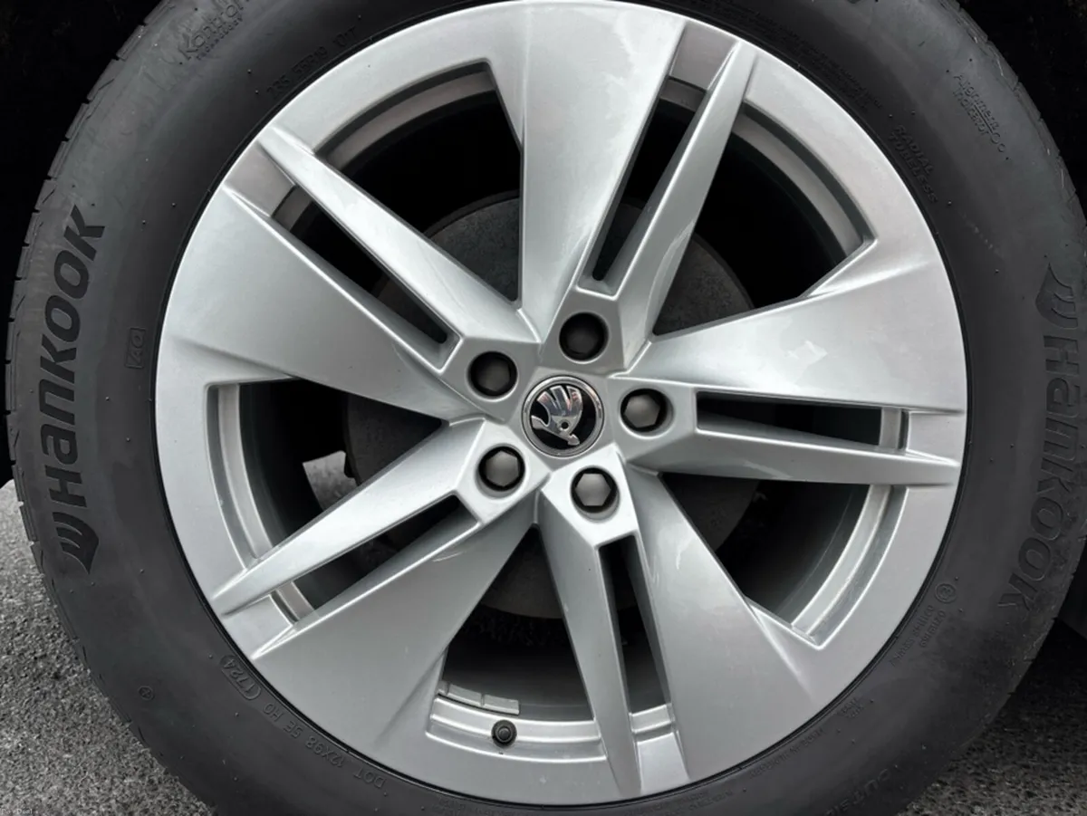 Skoda Enyaq 60IV HIGH SPEC FULL LEATHER - Image 5