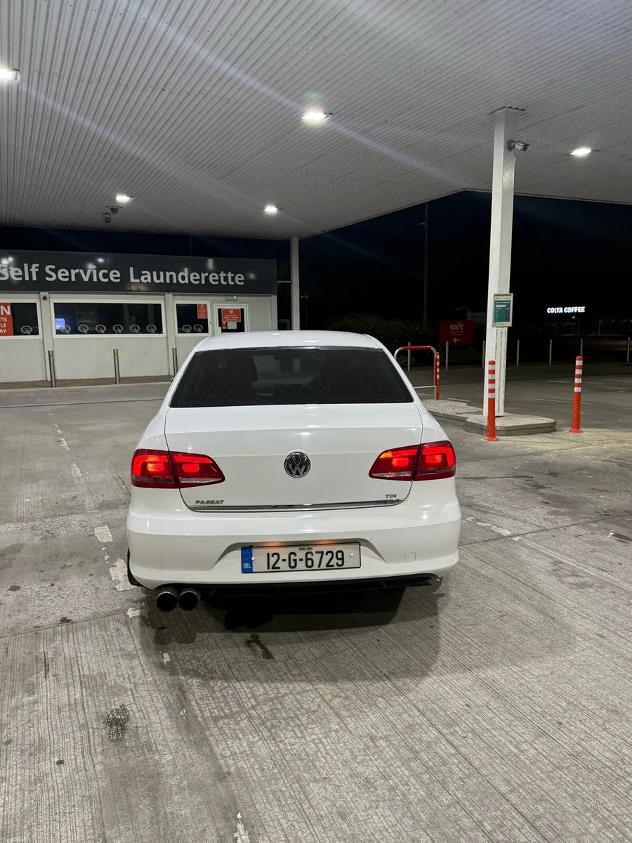 Volkswagen Passat - Image 5