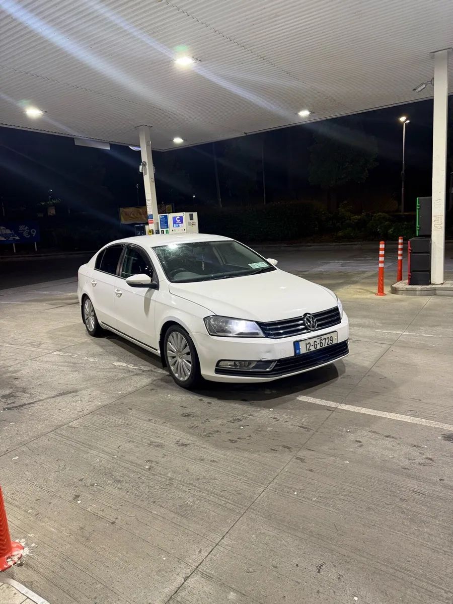 Volkswagen Passat - Image 1