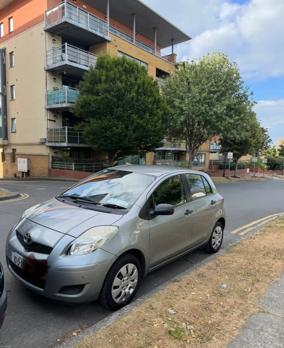 Toyota yaris 2010 less than 70k km - Image 6