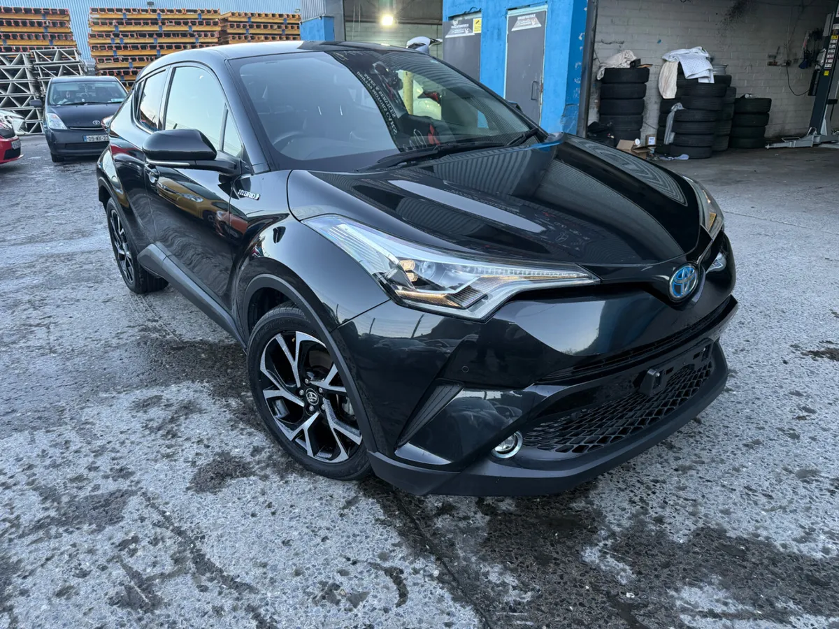 2018 TOYOTA C-HR Hybrid Automatic/ G leather Spec - Image 3