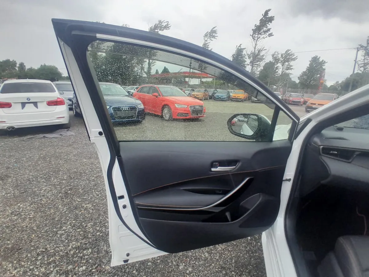 Toyota Corolla Touring 1.8 Petrol Hybrid Auto - lo - Image 5