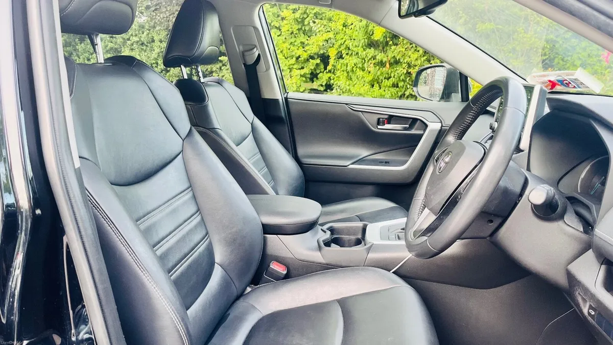 Toyota RAV4 2021 - Image 3