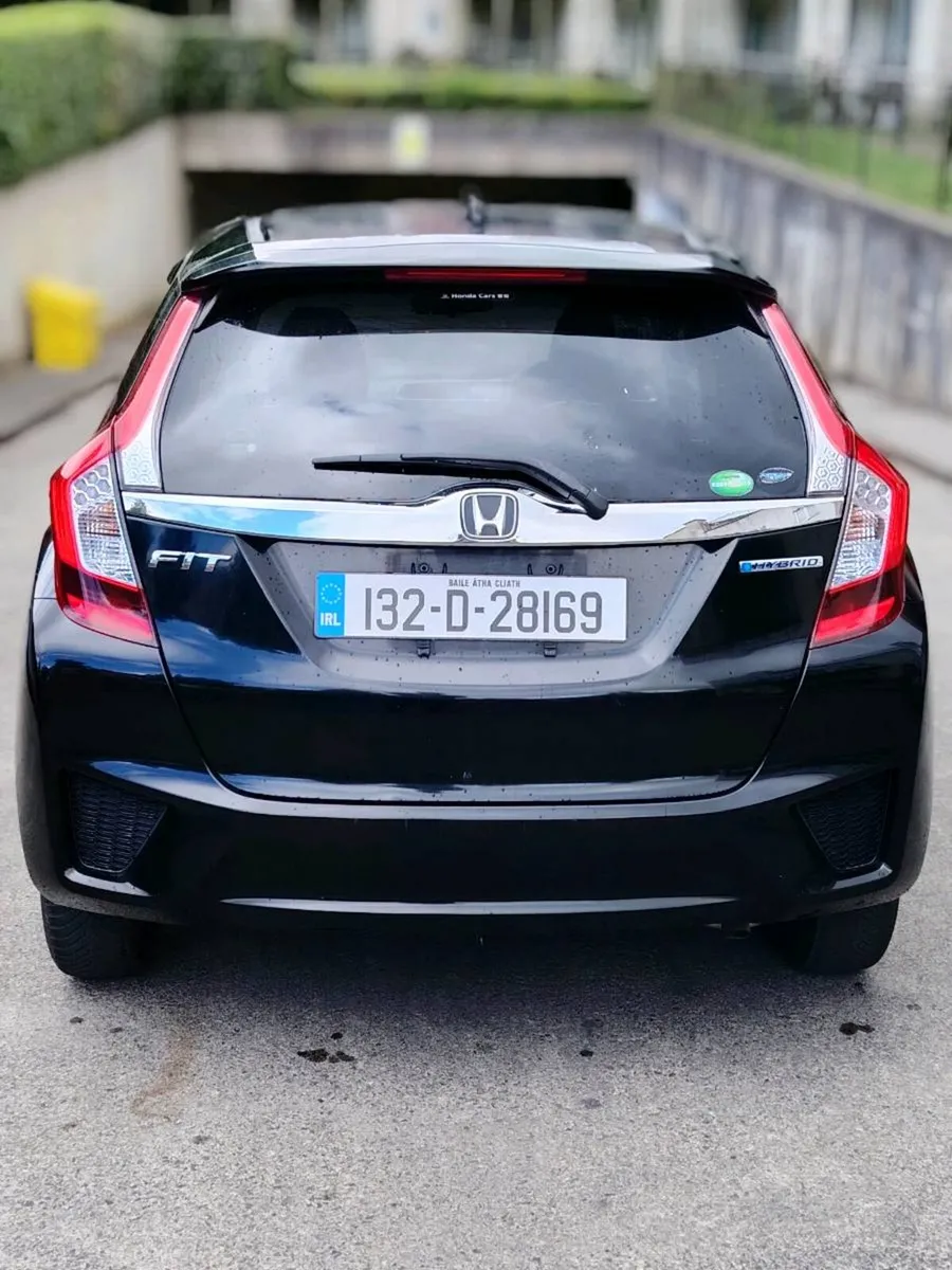 Honda fit 2013
Hybird - Image 2