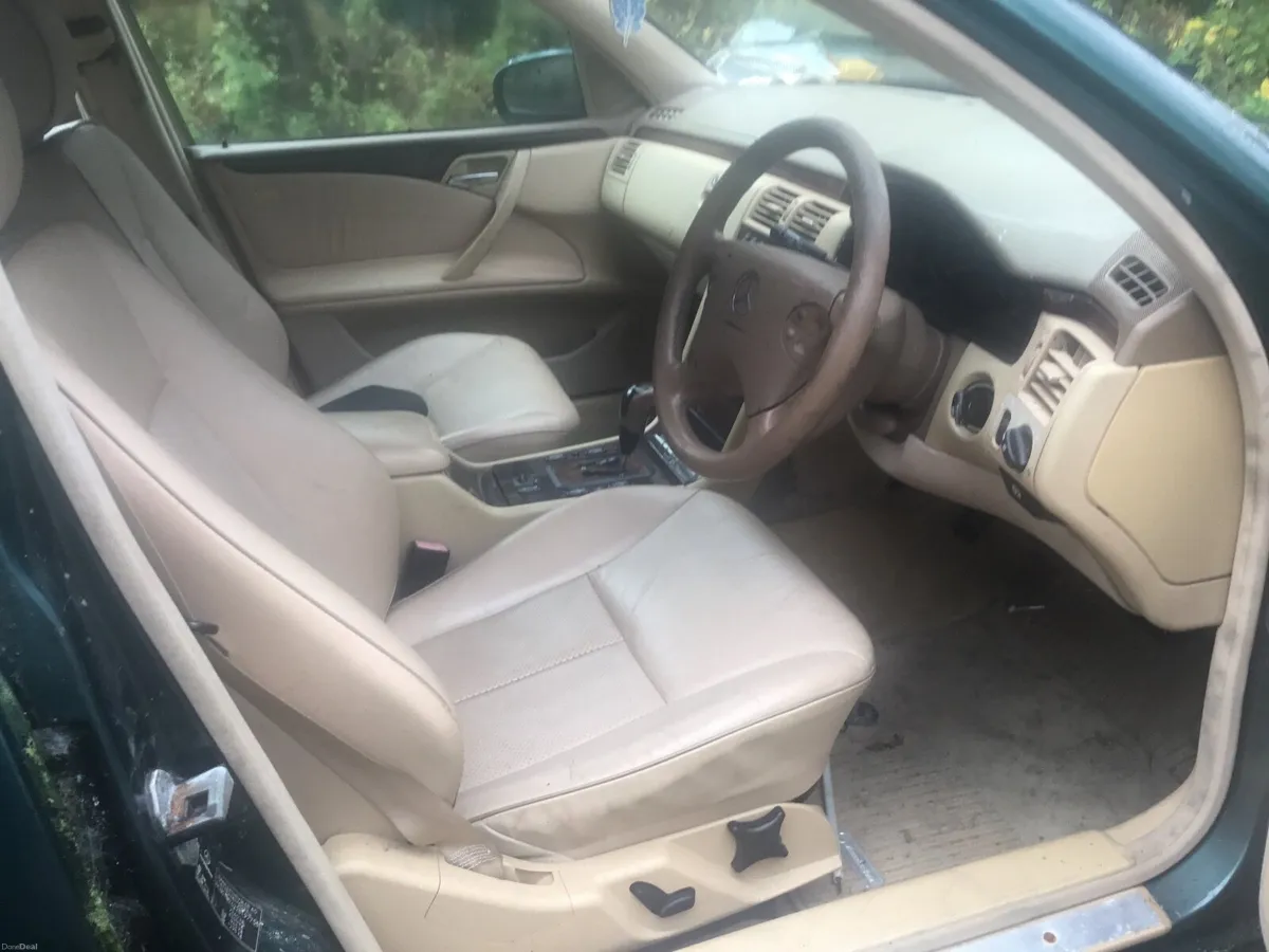 Mercedes-Benz E-Class 2000 - Image 2