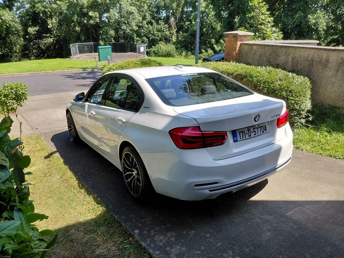 BMW 3-Series 2017 - Image 1