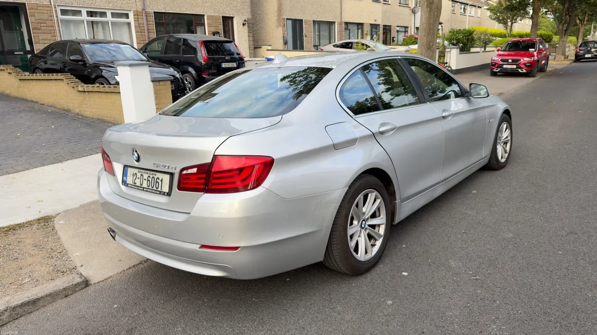 BMW 5-Series 2012 - Image 2