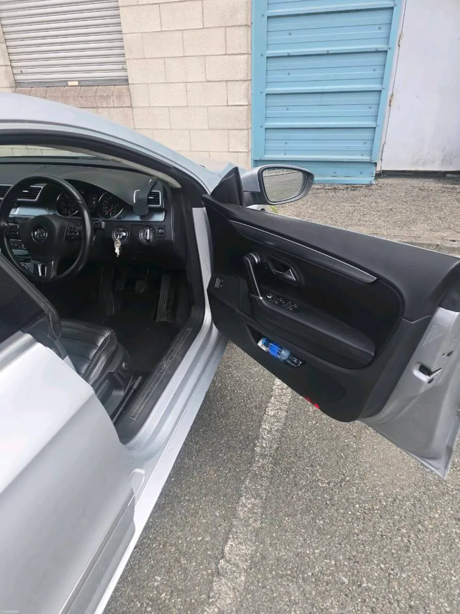 Volkswagen Passat CC - Image 5