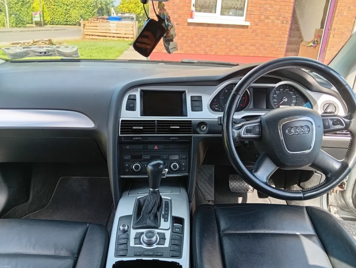 Audi A6 2010 - Image 5