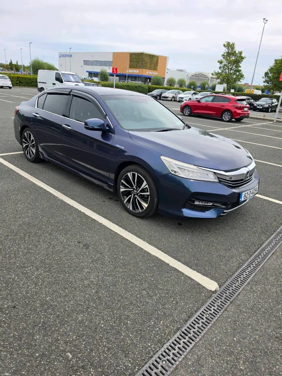 Honda Accord hybrid - Image 1