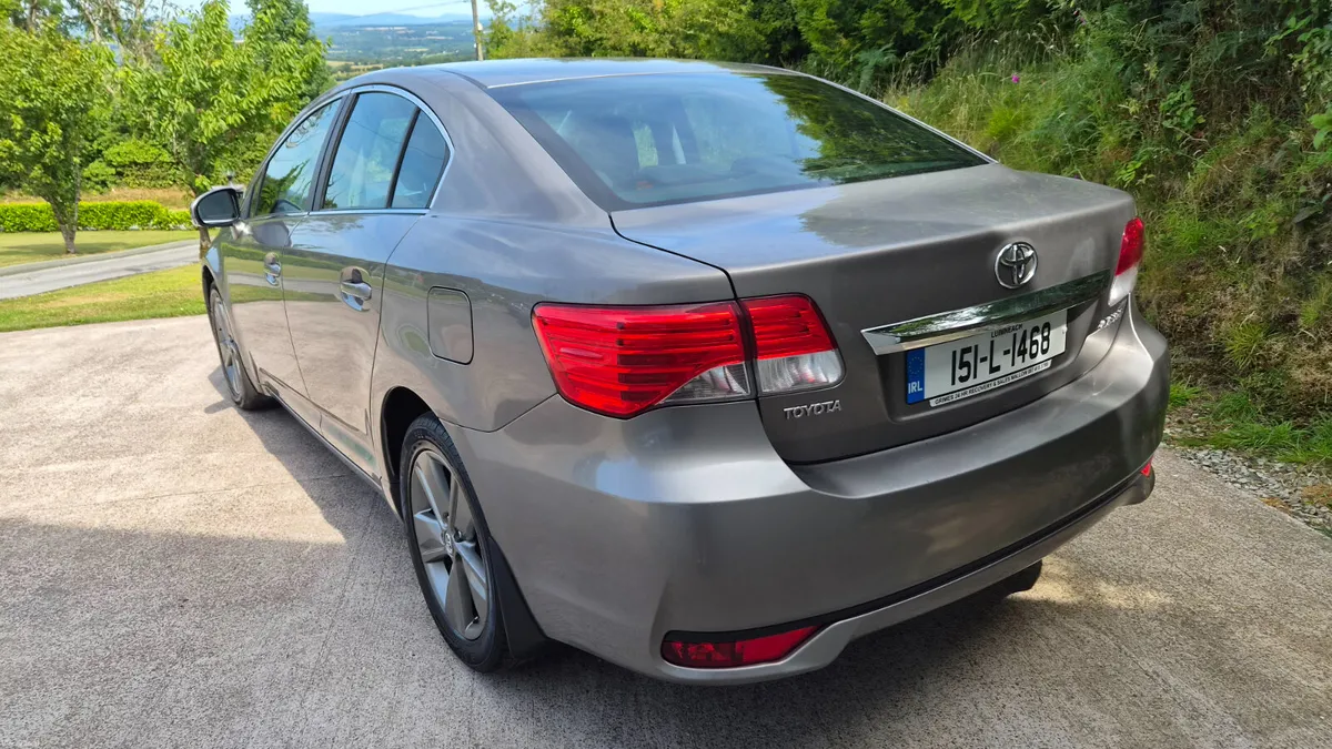 15 AVENSIS - IMMACULATE - FULLY REFURBISHED - Image 3