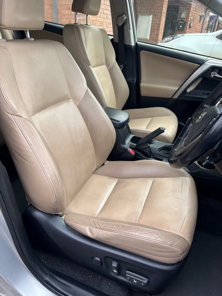 RAV 4 - Image 4