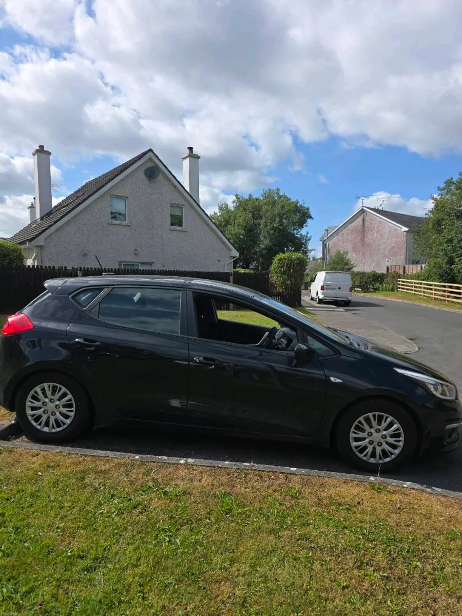 Kia Ceed - Image 2