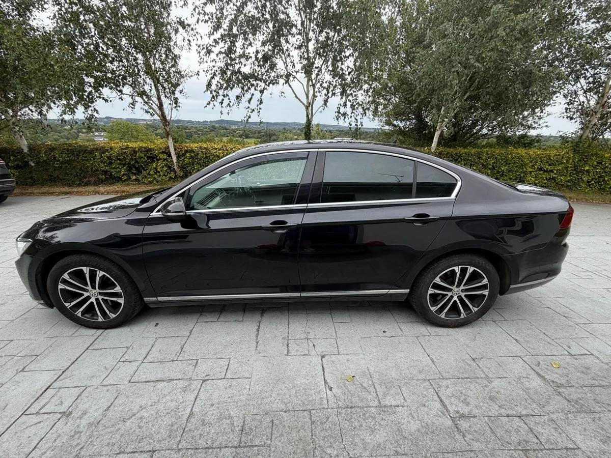Volkswagen Passat Highline 2.0tdi M6F 150HP 4DR - Image 3