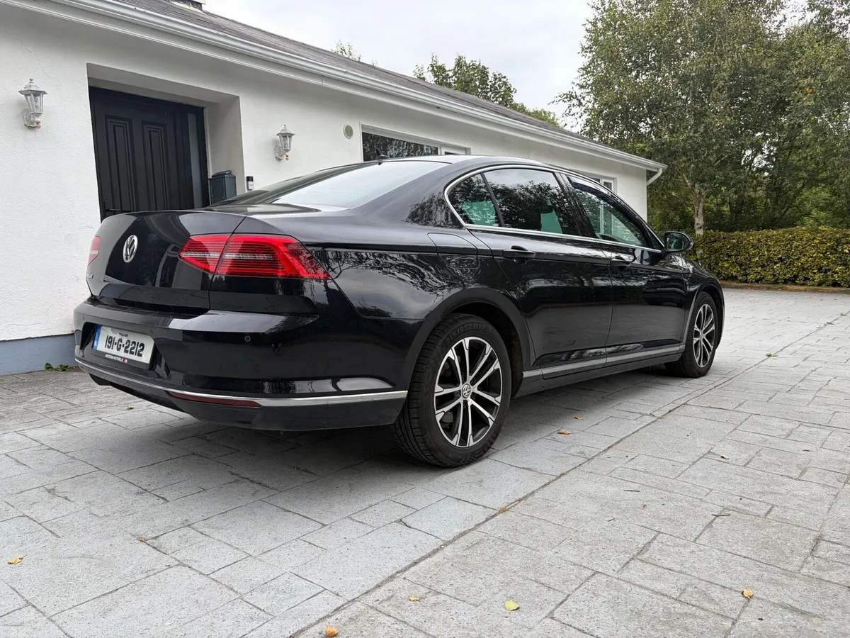 Volkswagen Passat Highline 2.0tdi M6F 150HP 4DR - Image 4