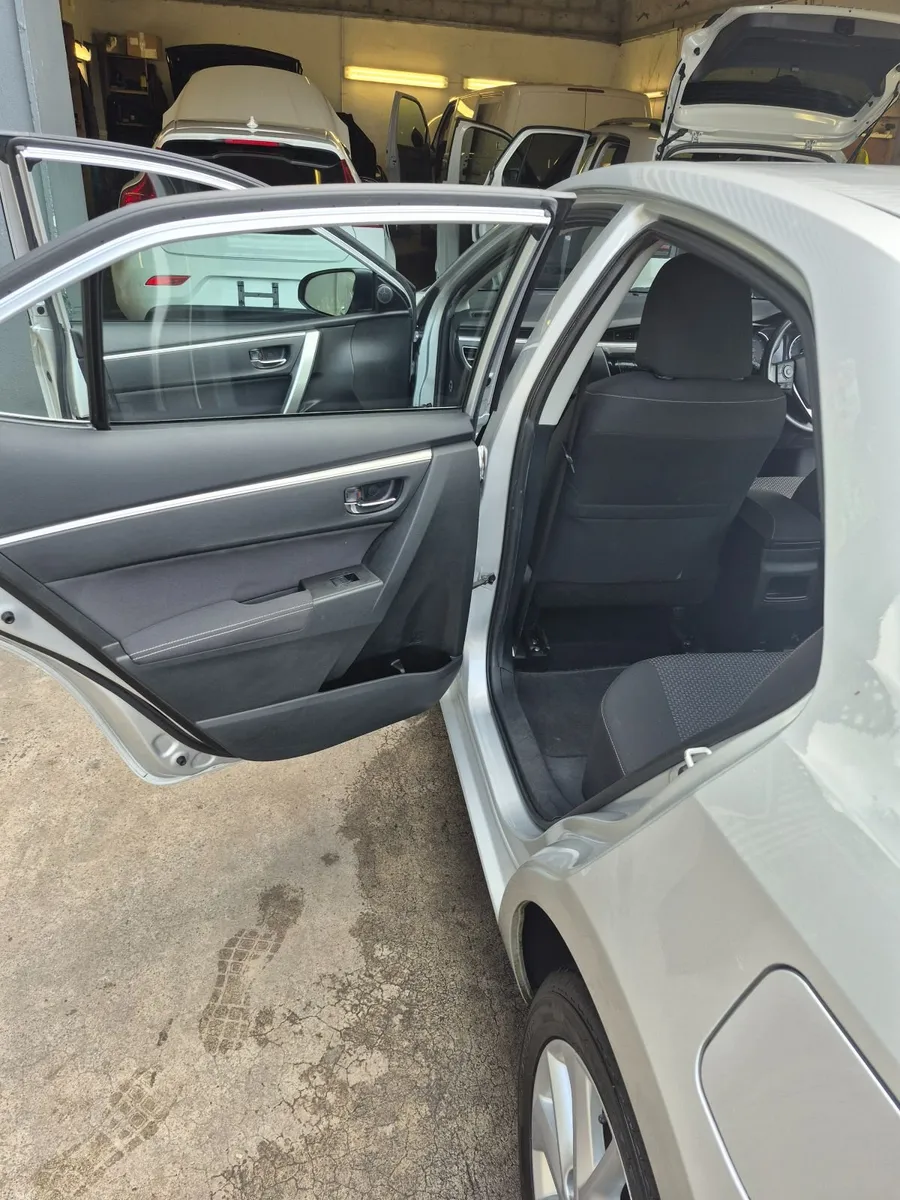 Toyota Corolla 2015 - Image 1