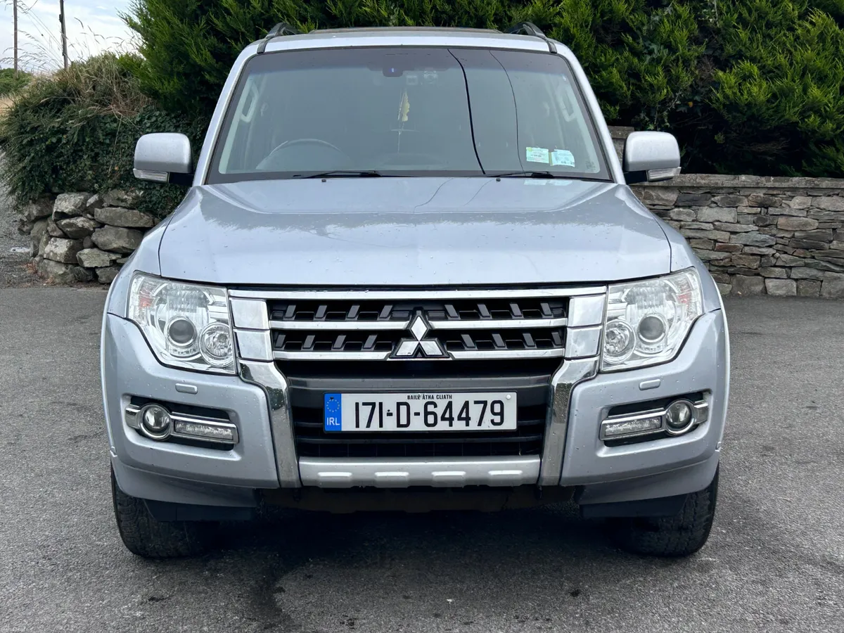 2017 Mitsubishi Pajero 7 seater - Image 6