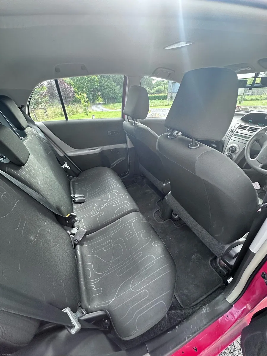 2010 Toyota Yaris 1.0 Petrol | 5 Door | Red - Image 6