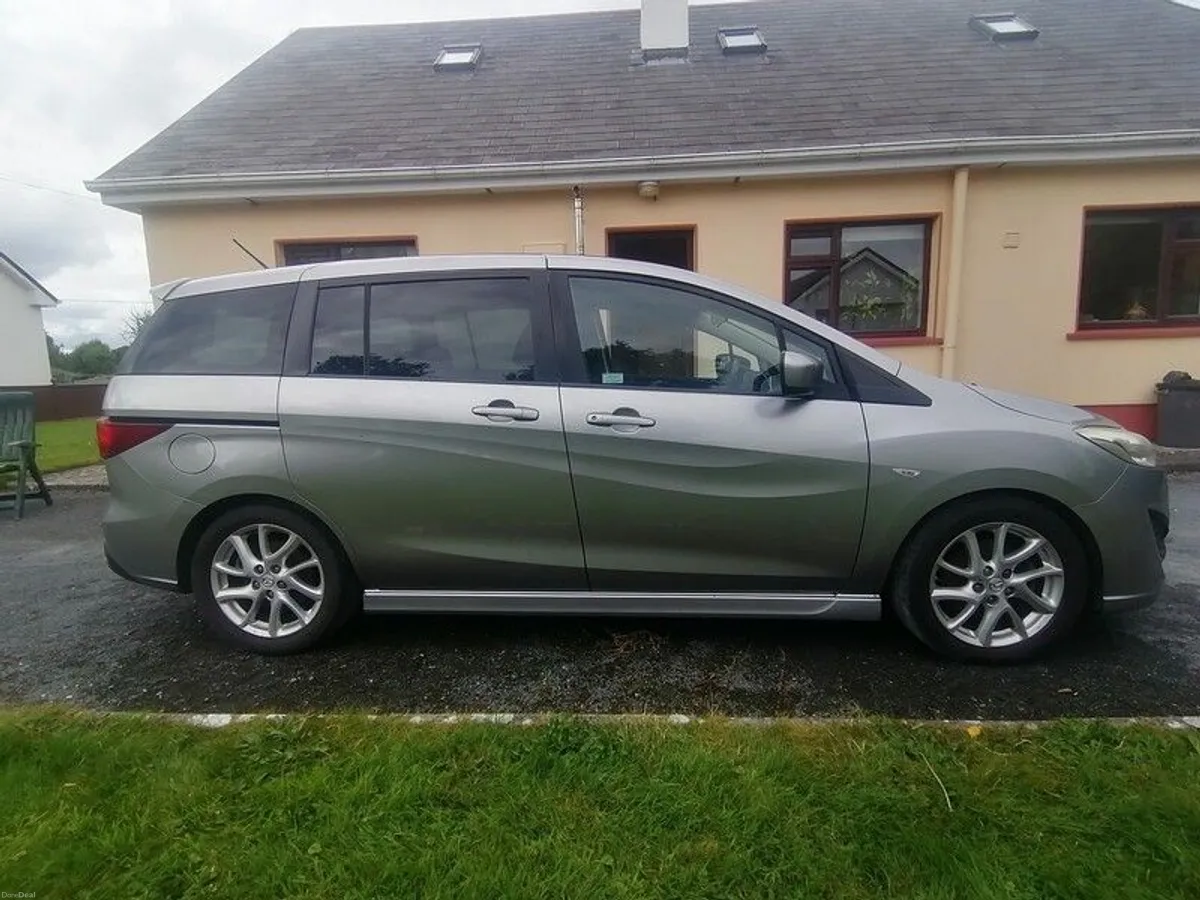 2011 Mazda Mazda 5 - Image 4