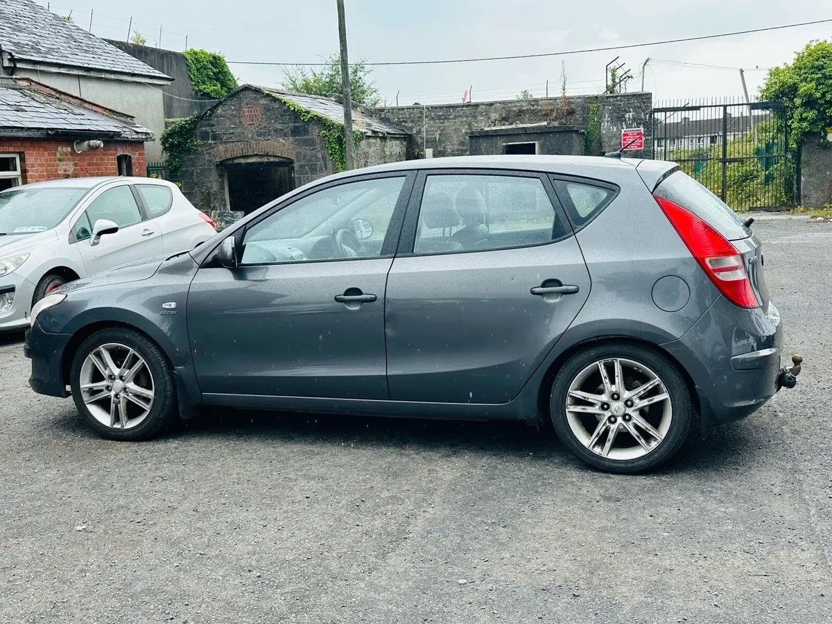 Hyundai i30 2008 Manual - Image 3