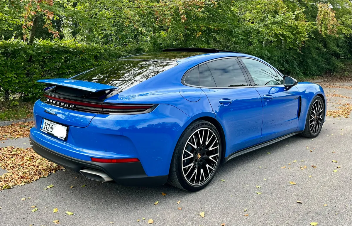 2024 Porsche Panamera 4 E-Hybrid - Image 5