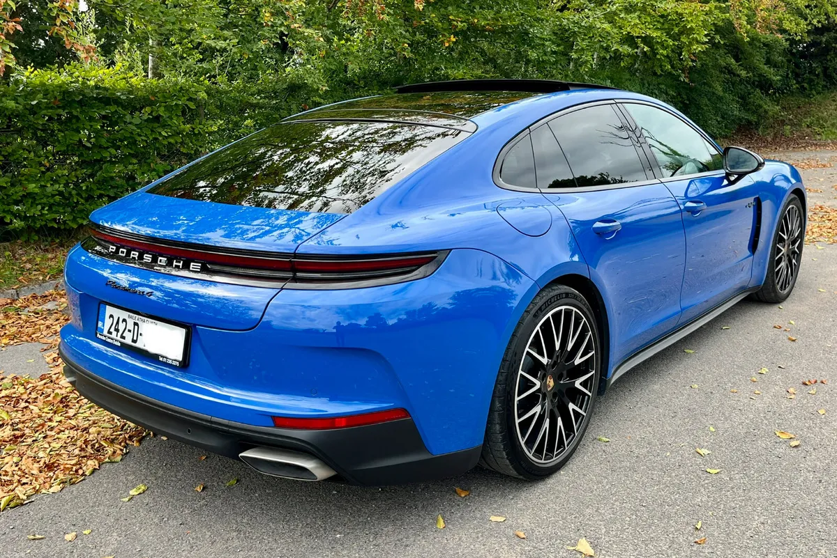 2024 Porsche Panamera 4 E-Hybrid - Image 2