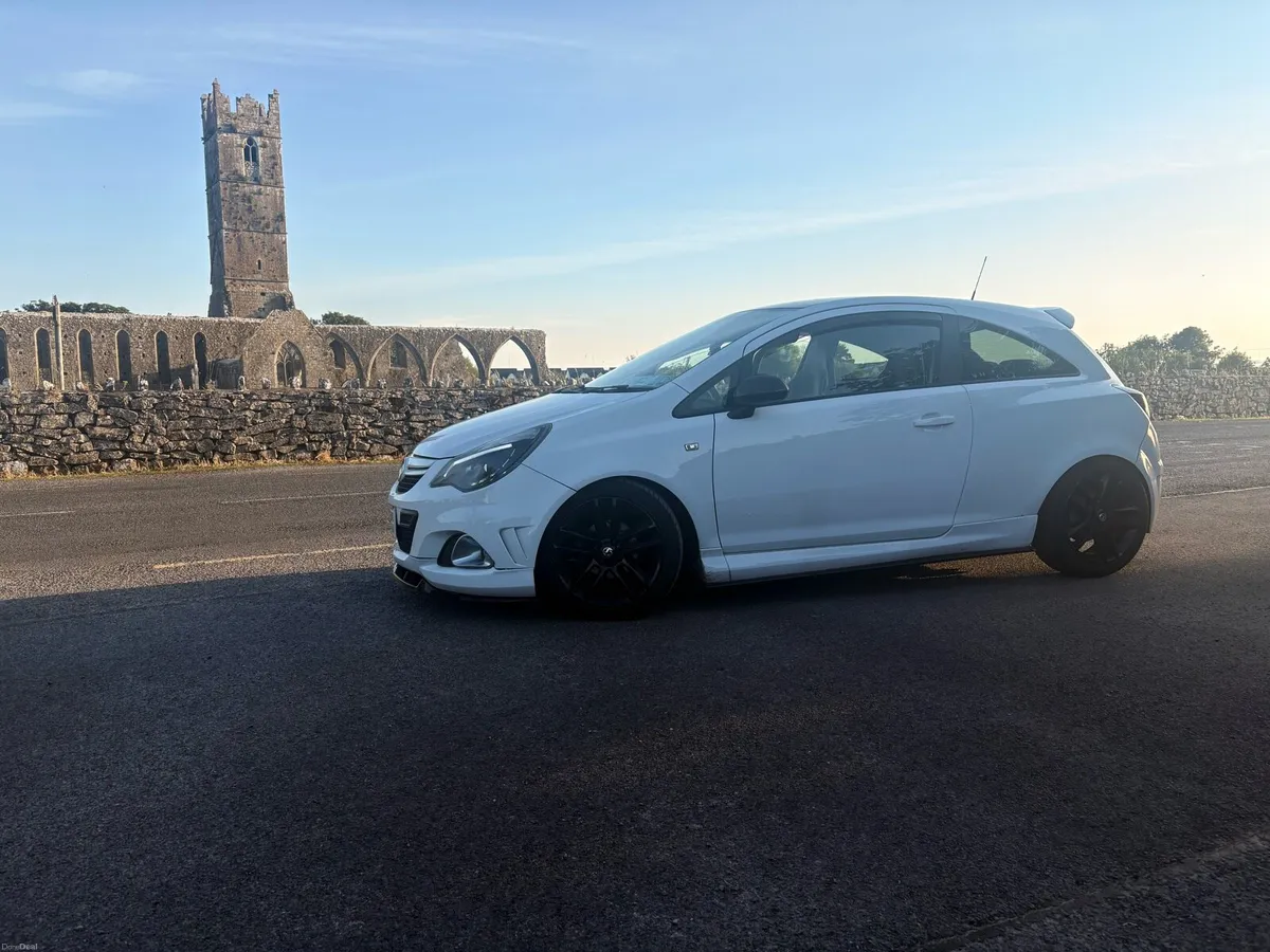 Corsa D 1.3L Limited edition white - Image 2