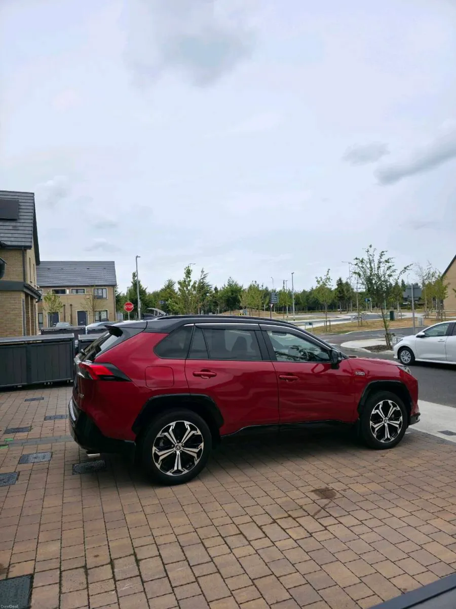 Toyota RAV4 PHV Blacktone 4x4 Platinum - Image 2