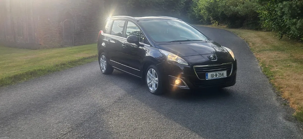 Peugeot 5008 - Image 1