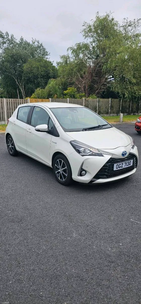Toyota Yaris 1.5 petrol hybrid automatic 2019 - Image 2