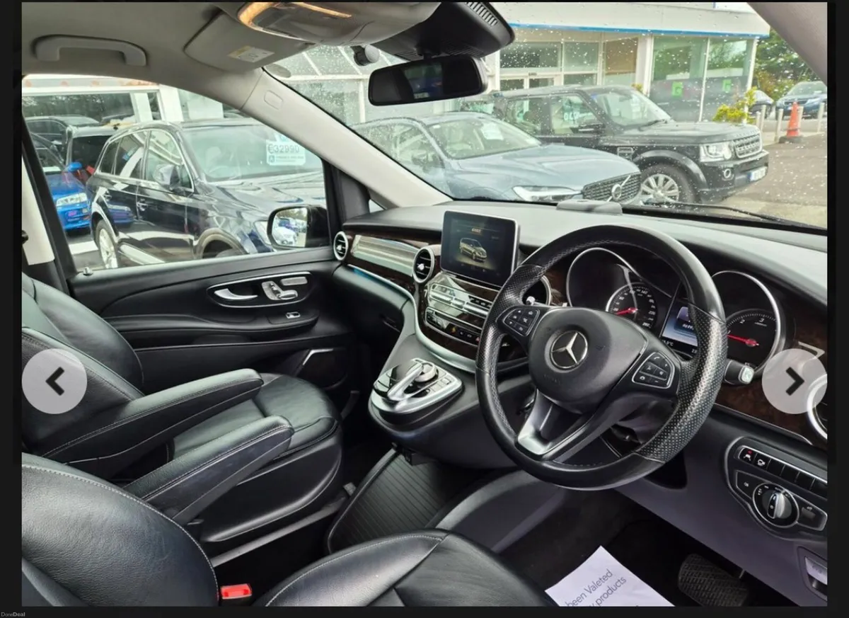 Mercedes Benz V220d 7 seaters Limo - Image 1