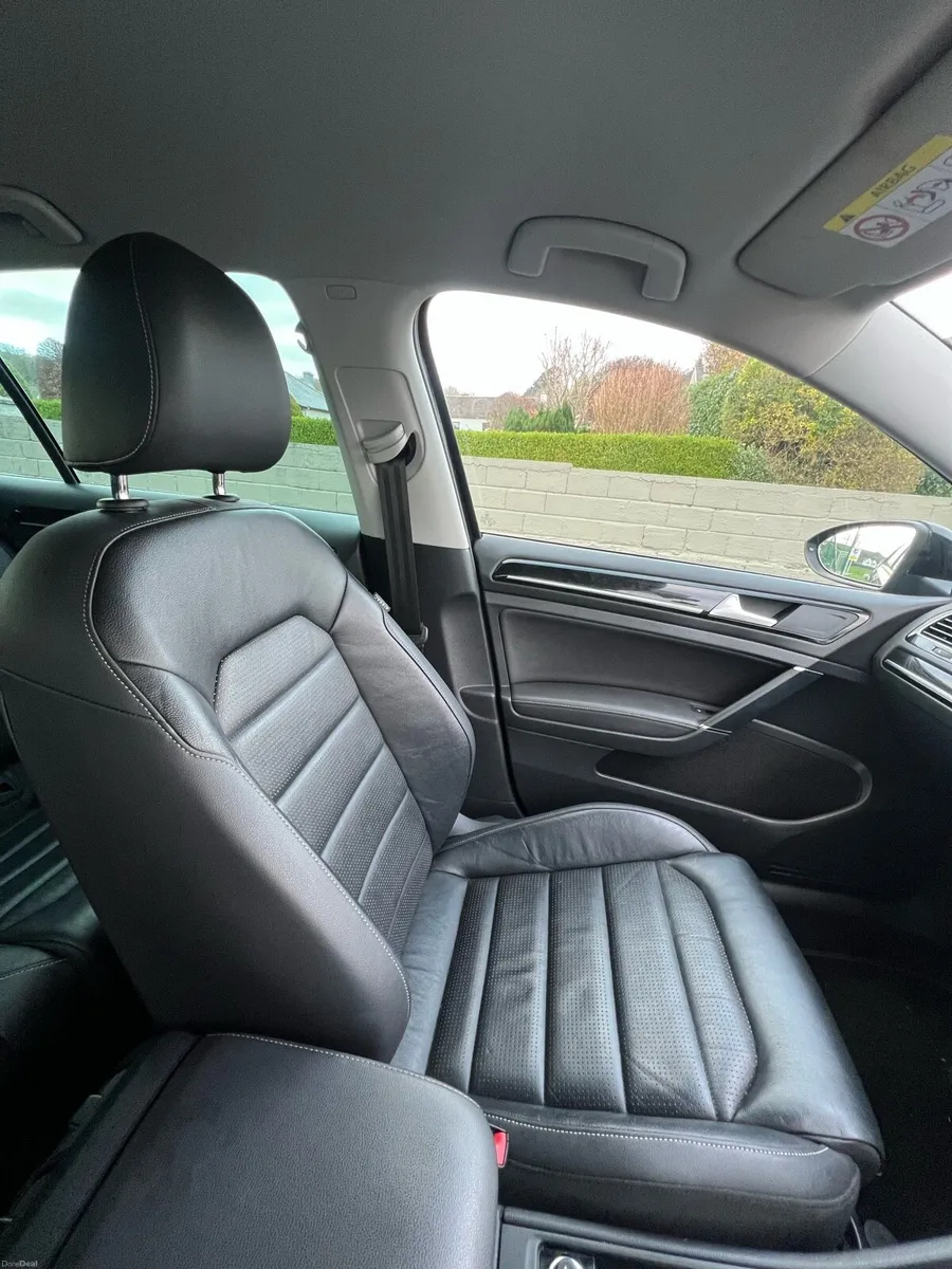 Volkswagen Golf 1.5 TSI R-Line - Image 5