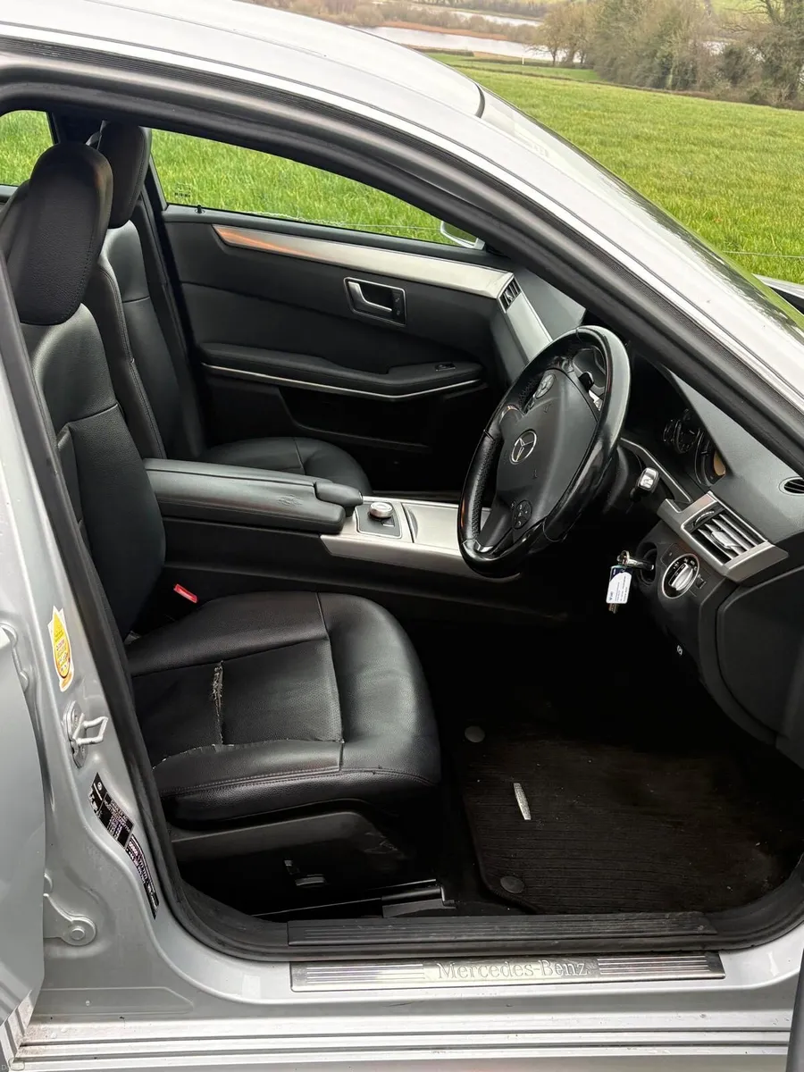 Mercedes Benz - Image 4
