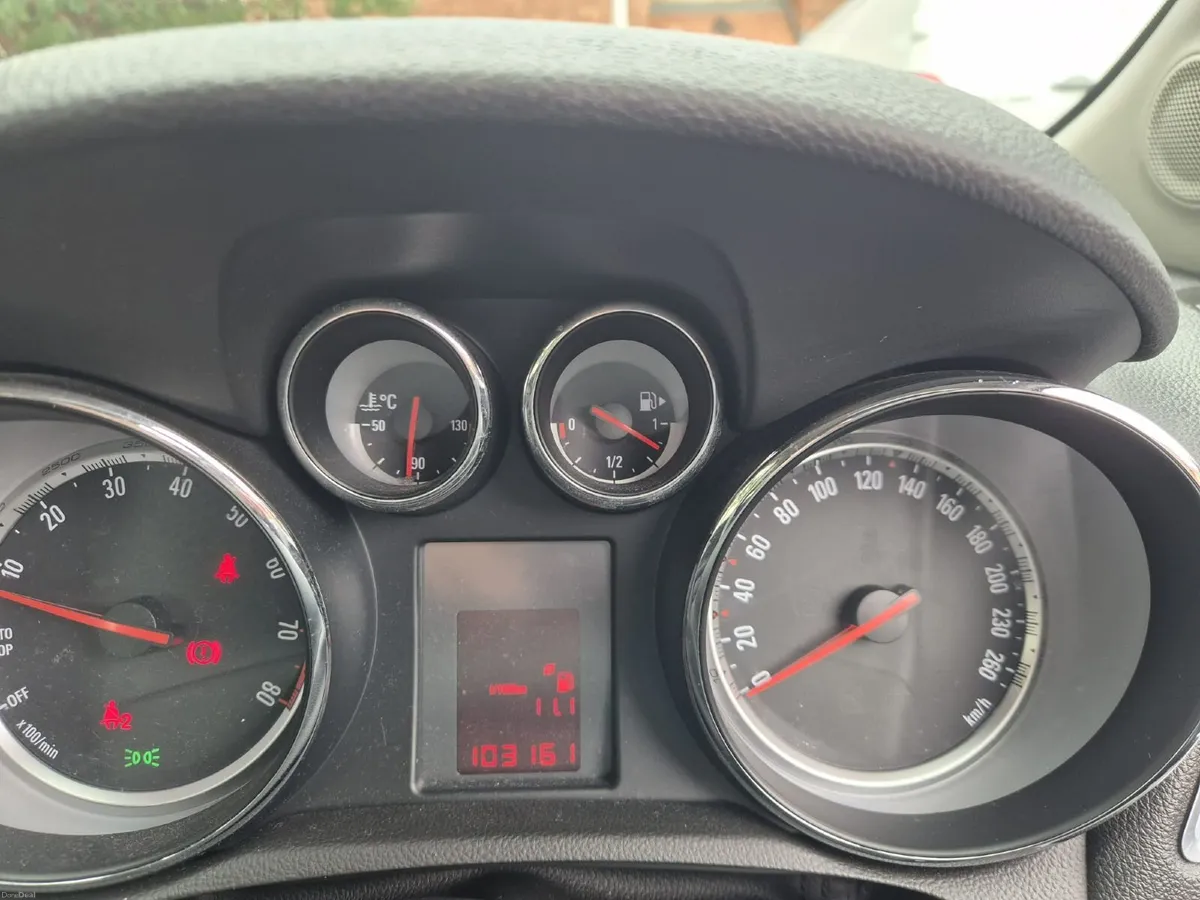 Opel Mokka 2014 - ** LOW MILEAGE ** FRESH NCT - Image 2