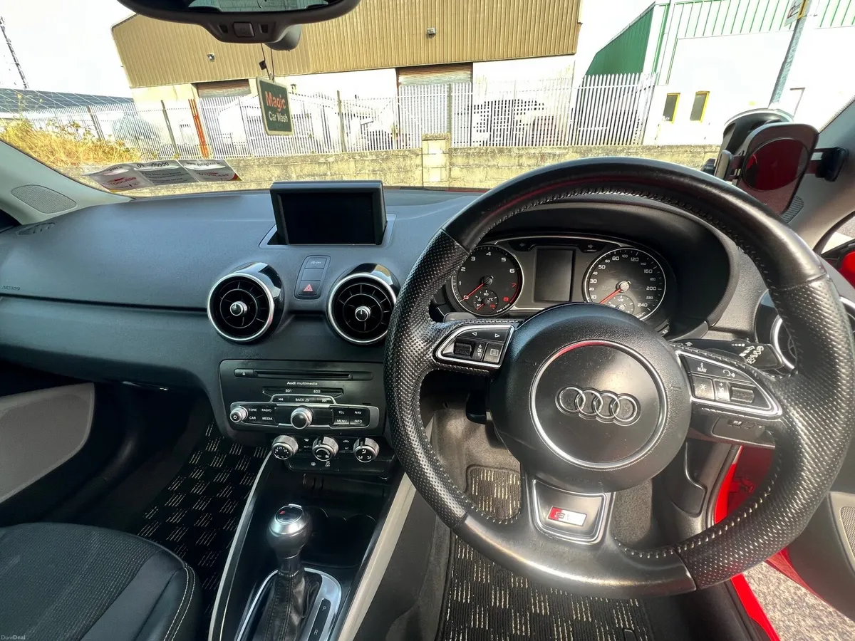 Audi A1 2011 - Image 2
