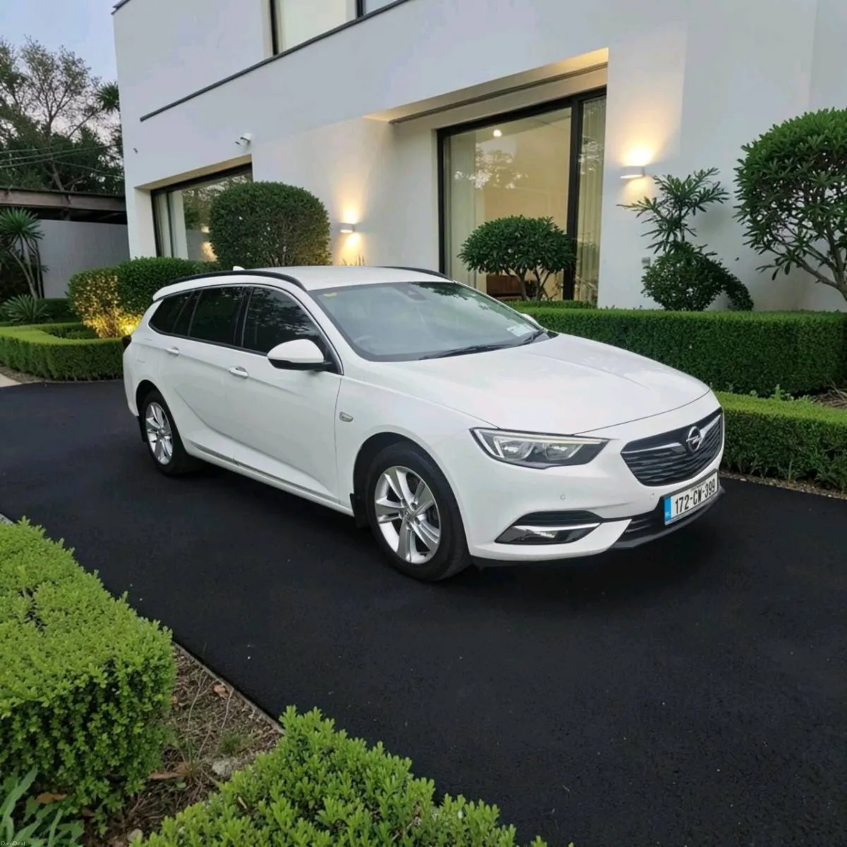 Opel Insignia 2.0D Nct 08/27 - Image 1