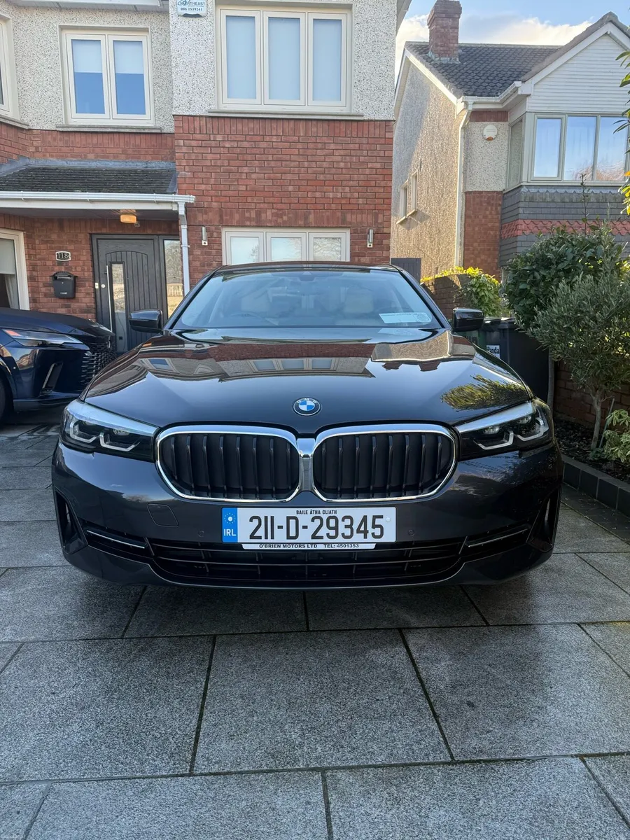 BMW 5 Series - Image 2