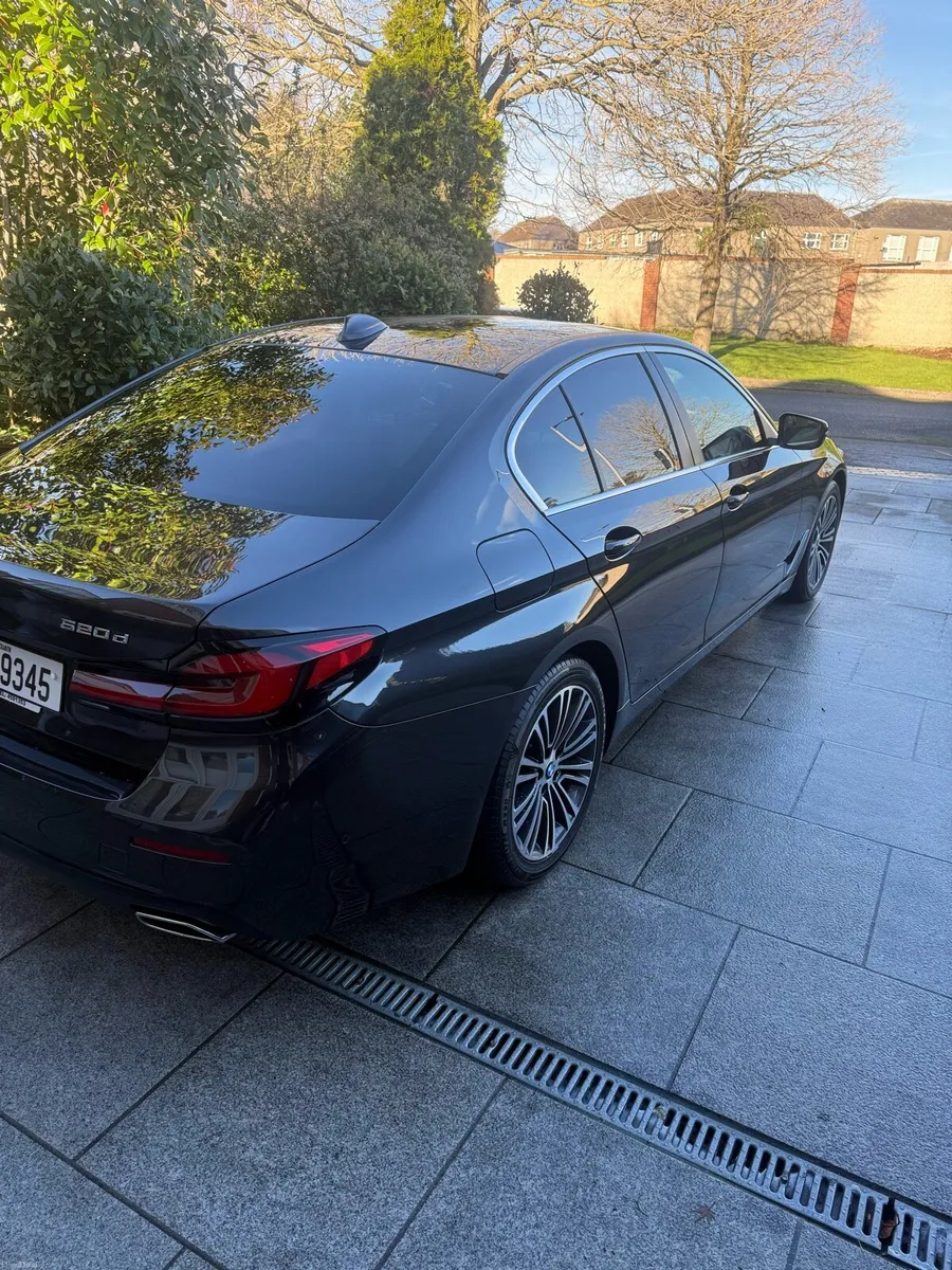 BMW 5 Series - Image 3