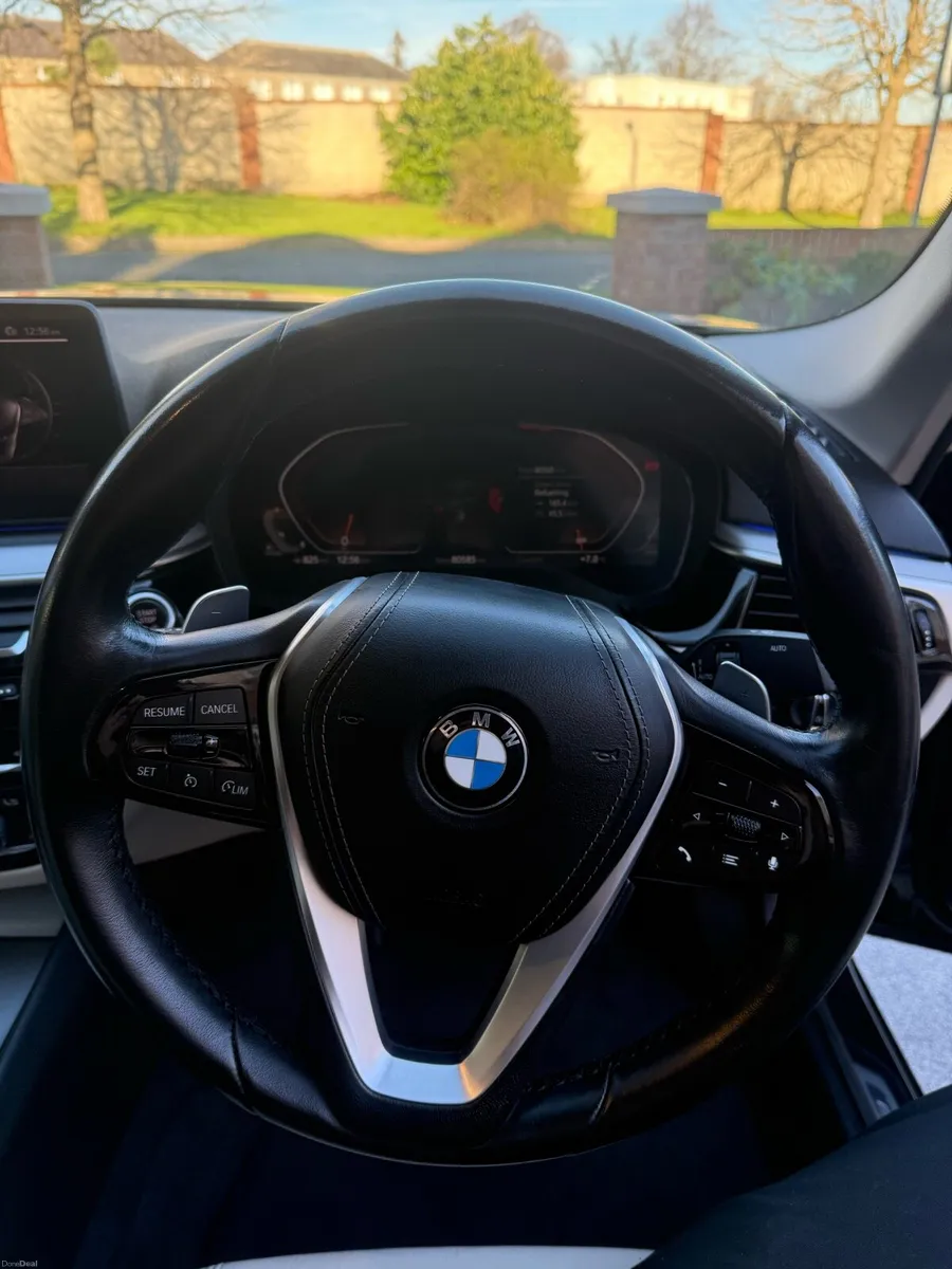 BMW 5 Series - Image 5