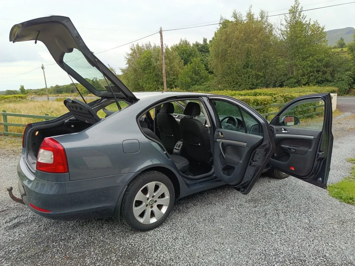 Skoda Octavia Elegance 1.6TDI well maintained - Image 6