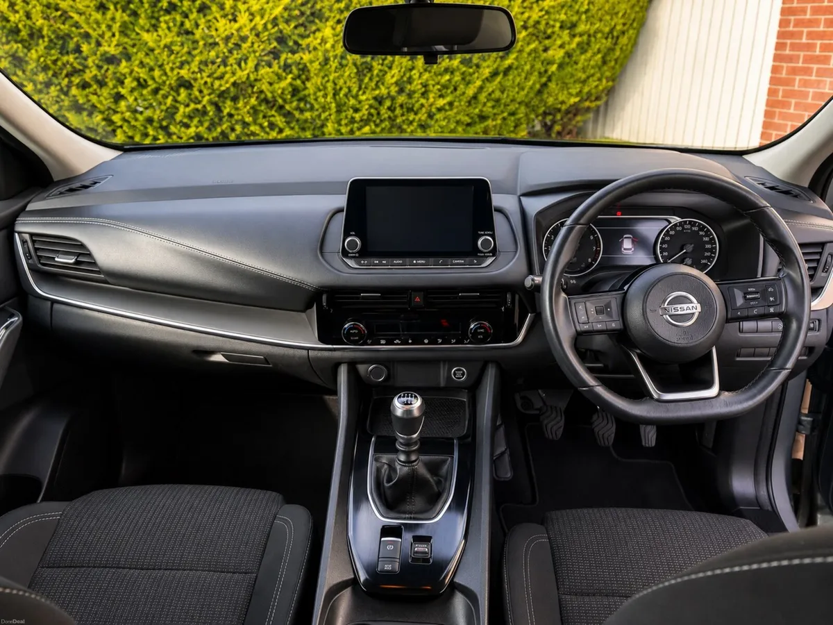 2021 Nissan Qashqai SV Premium Mild Hybrid - Image 6