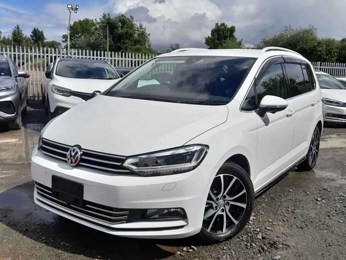 Volkswagen Touran 1.4 L Petrol TSI HIGH LINE - Aut - Image 3