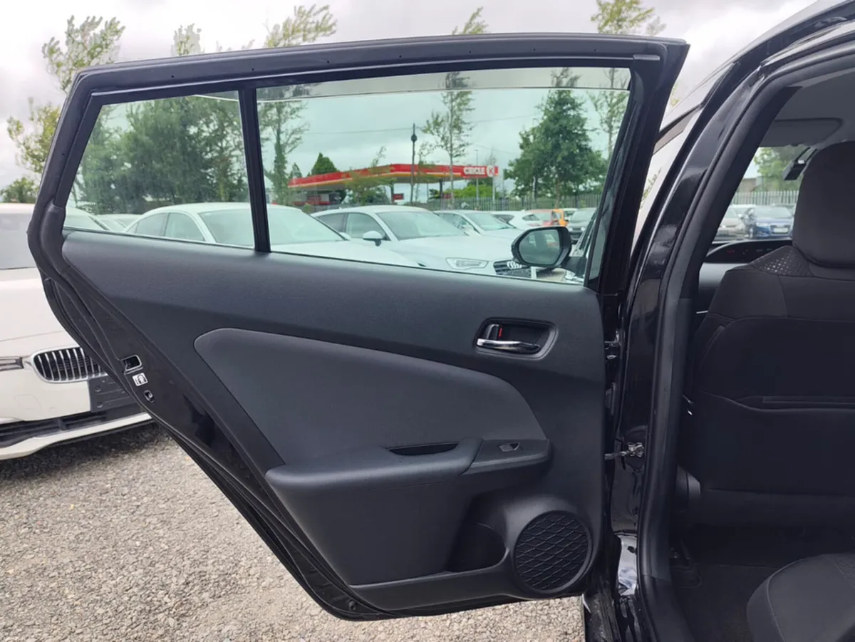 Toyota Prius 1.8L Petrol Hybrid Automatic (3937) - Image 5