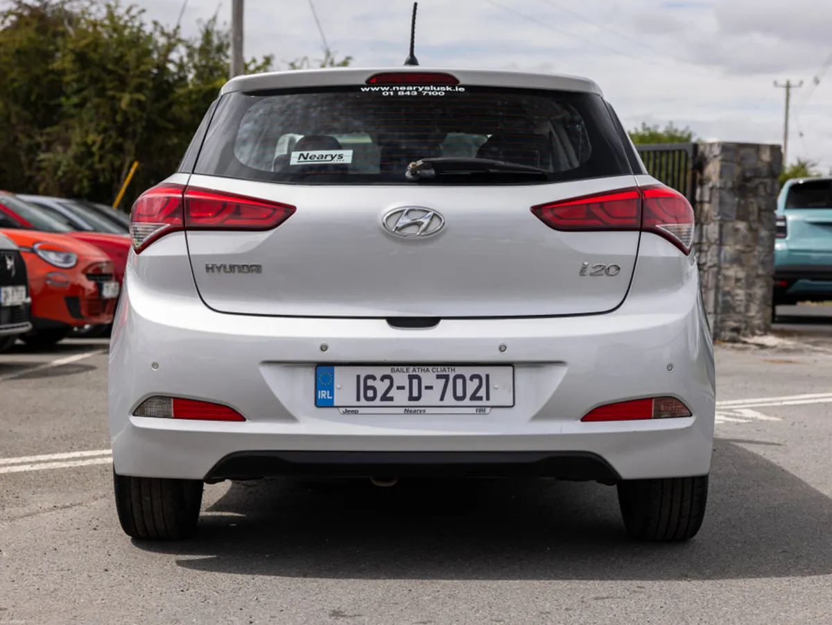 Hyundai i20 DELUXE 5DR - Image 5