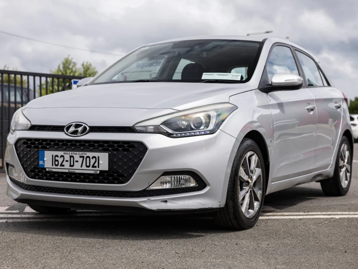 Hyundai i20 DELUXE 5DR - Image 3