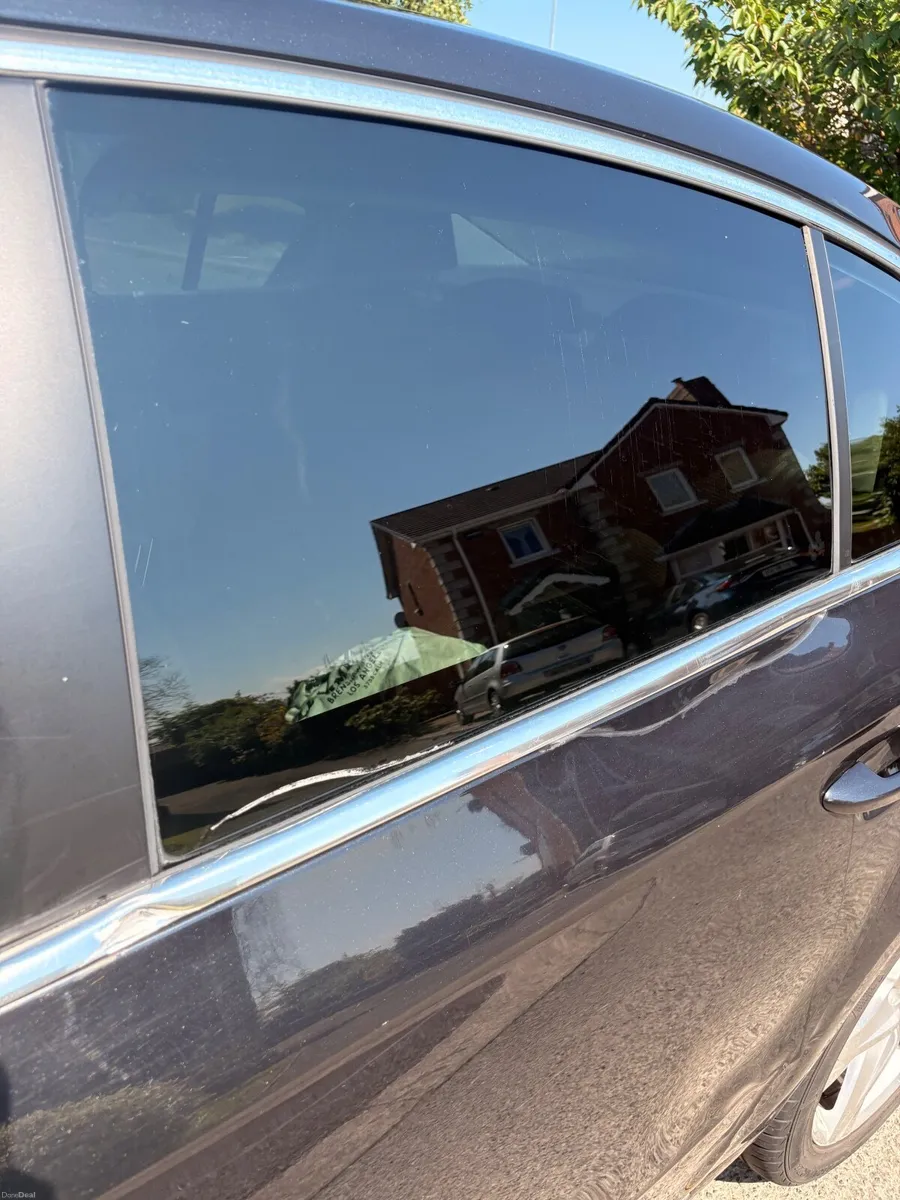 Volkswagen Passat 2012 - Image 3
