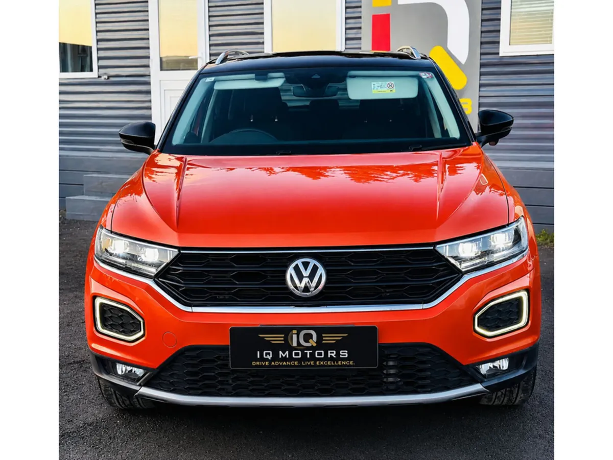 Volkswagen T-Roc 2.0 TDI Style with Design Package - Image 2